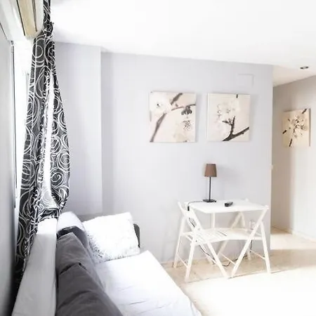 Pasquin Apartment *